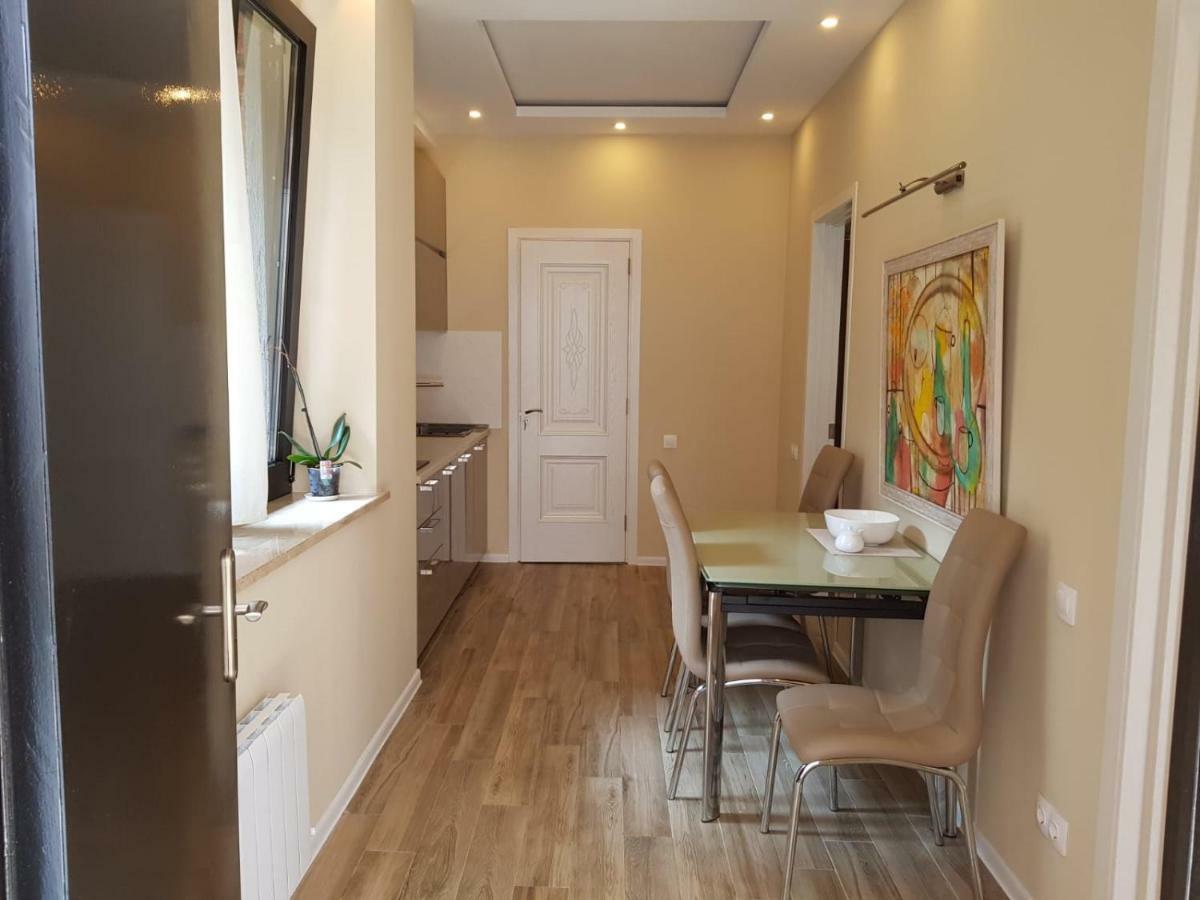 Apart Hotel Avlabari Yard Tbilisi Ngoại thất bức ảnh
